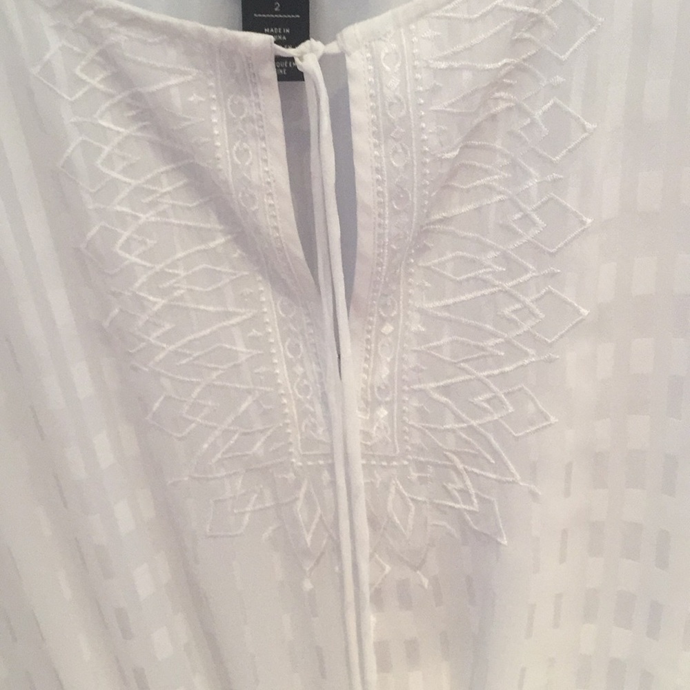 New without tags WHBM blouse white, size 2. - Picture 7 of 8